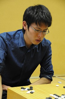 三谷哲也六段が2回戦進出　〔新人王戦〕
