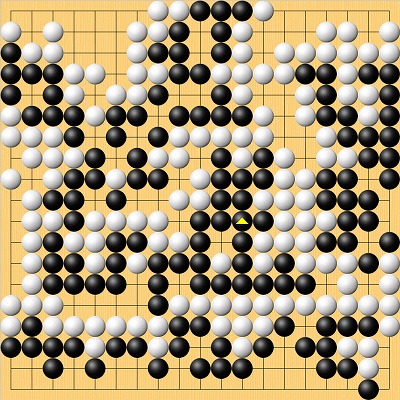 NECカップ2回戦終局の場面　黒：羽根直樹九段　　白：張栩棋聖　白4目半勝ち