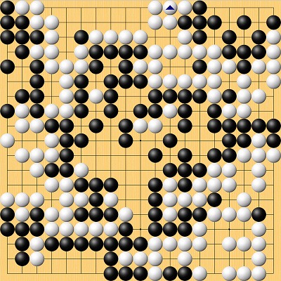 NECカップ2回戦終局の場面　黒：王銘エン九段　白：井山裕太八段