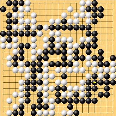 【NECカップ2回戦終局の場面　黒：蘇耀国八段　白：河野臨ＮＥＣ杯　白2目半勝ち】 