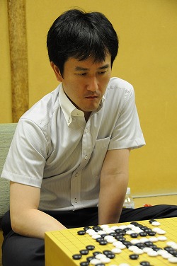 本因坊リーグ復帰を決めた三村智保九段