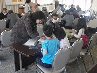 2人一組になり石取りゲーム