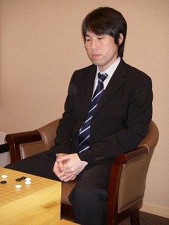 山田規三生九段