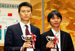 From left to right: Kong Jie and Yi Se-tol